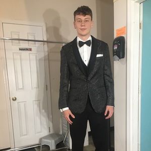 Meet your Posher, Alex